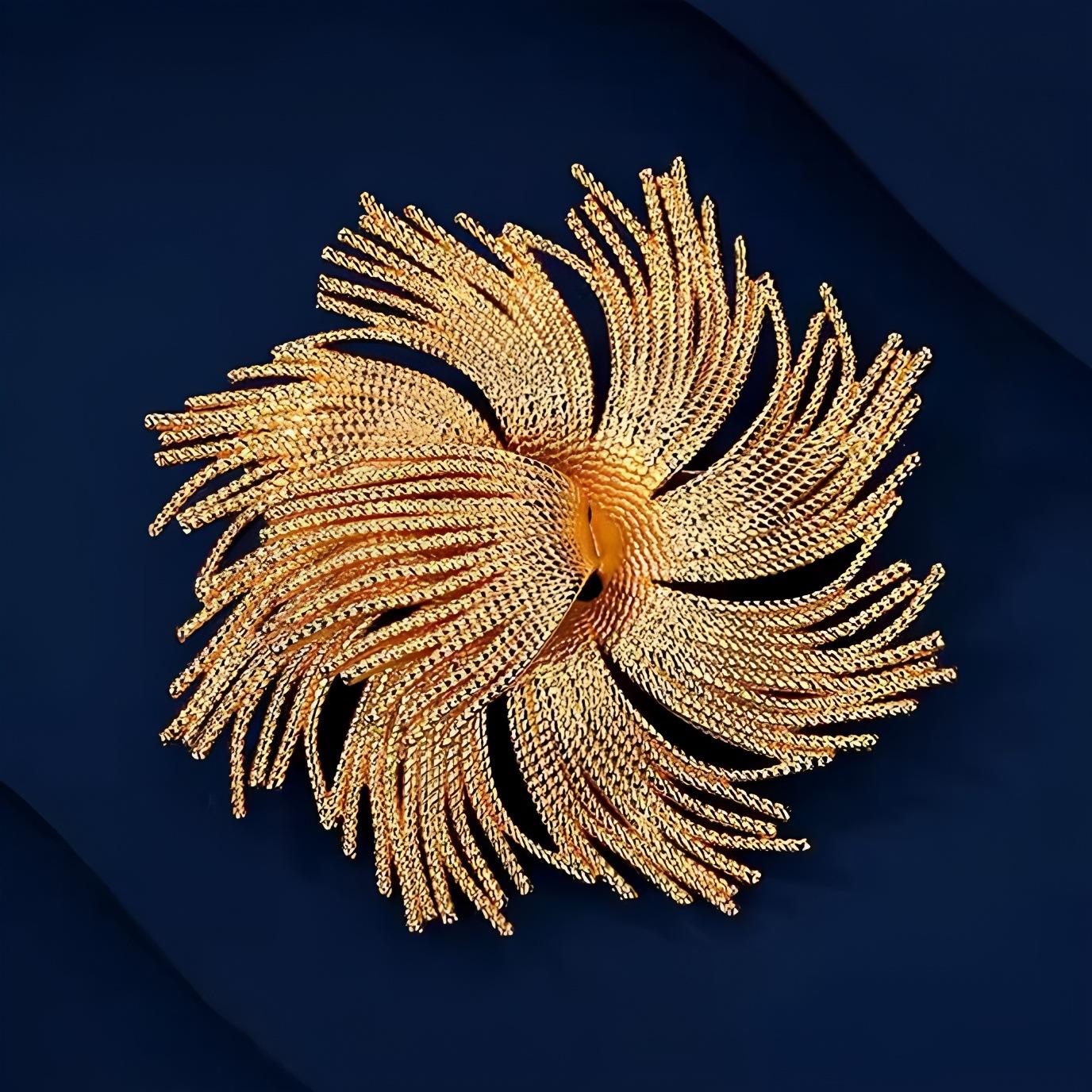 

Medieval Style Sunflower Girl Exquisite Hollow Fireworks High-end Brooch