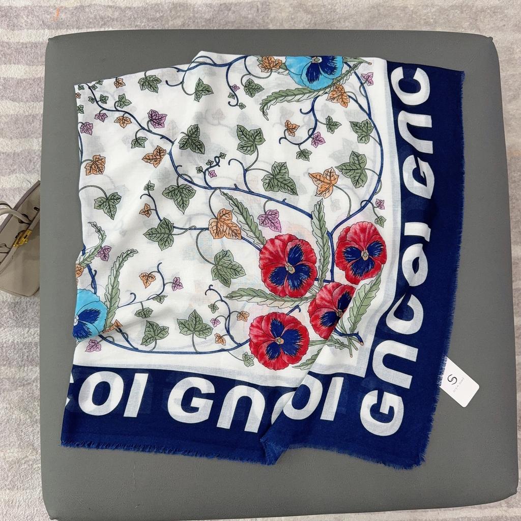 New 130cm large square scarf with beard dismantling and versatile fashion printing warm shawl scarf travel outside with beach towel women