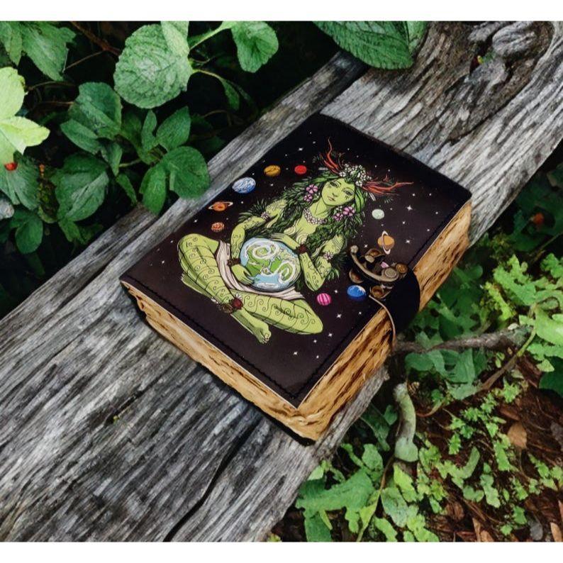 Mother Of Earth Vintage Leather Journal For Men Women 200 Pages of Antique Handmade Deckle Edge Vintage Paper, Leather Sketchbook Great Gift