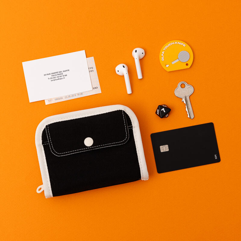 Comcomheal Stitch Wallet