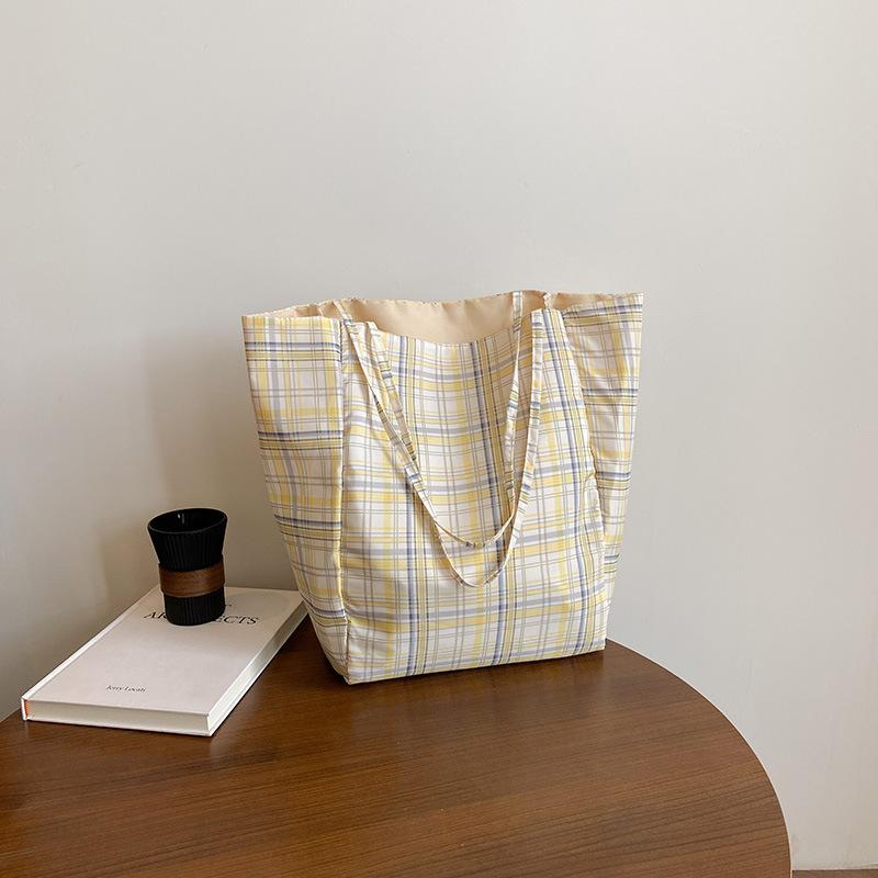 New plaid fresh and lightweight shoulder armpit bag large-capacity tote bag lazy literary and casual handbag