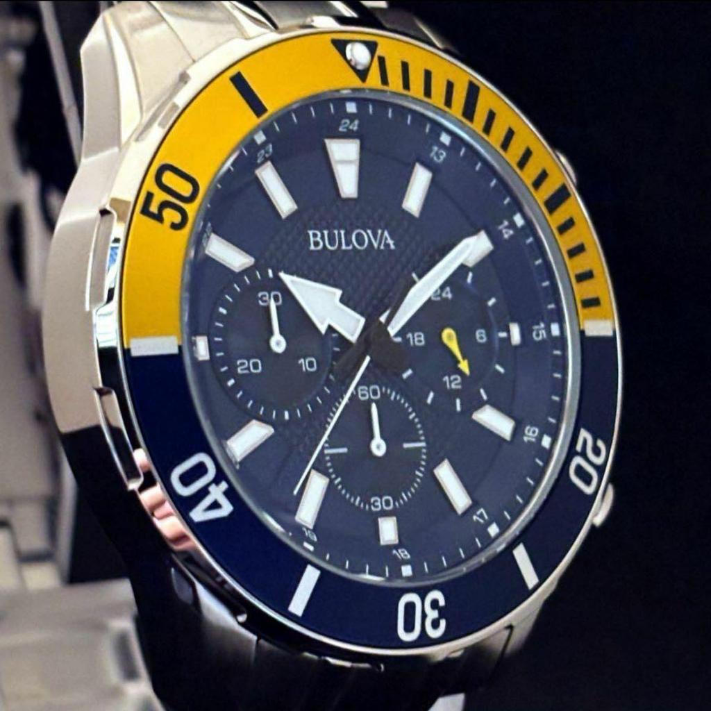 Used [BULOVA] Bulova/Men's watch/Stylish/Chronograph/Extremely rare/For men/Yellow gold.Silver.Blue color/Display item special price
