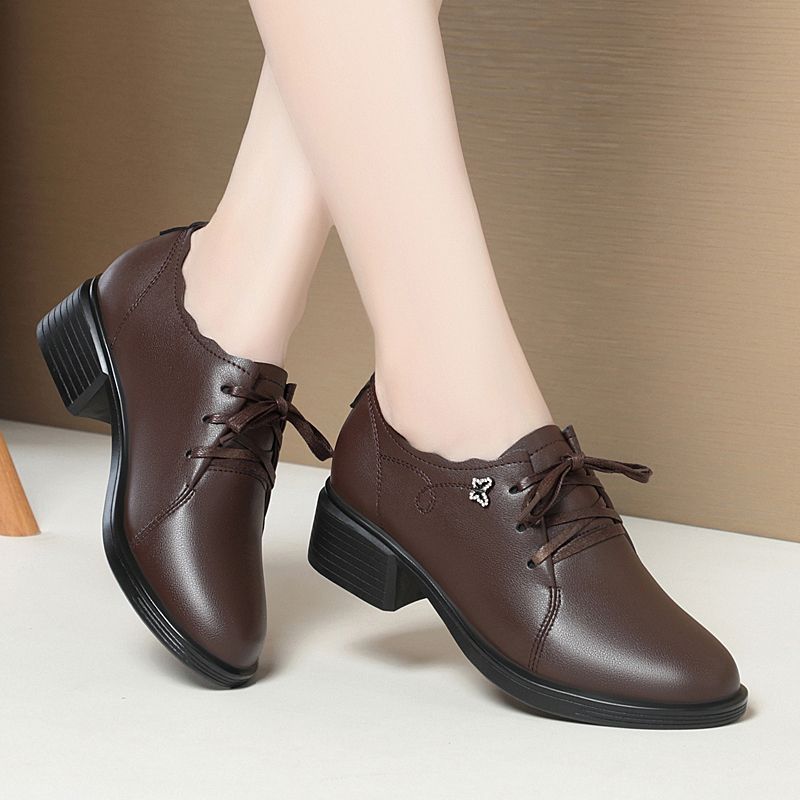 Женские туфли из натуральной кожи на низком каблуке противоскользящие универсальные больших размеров туфли для мам модные маленькие кожаные туфли 43 picks 3950₽