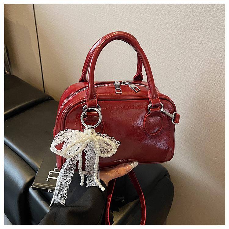 Crossbody bag women's bag new fashion shoulder portable bowling bag summer versatile niche pillow bag