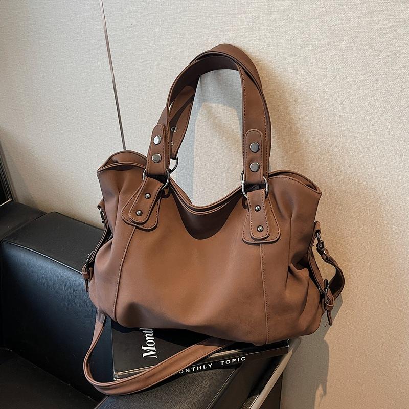 Niche design casual versatile tote bag women's new autumn and winter large-capacity shoulder messenger commuter bag