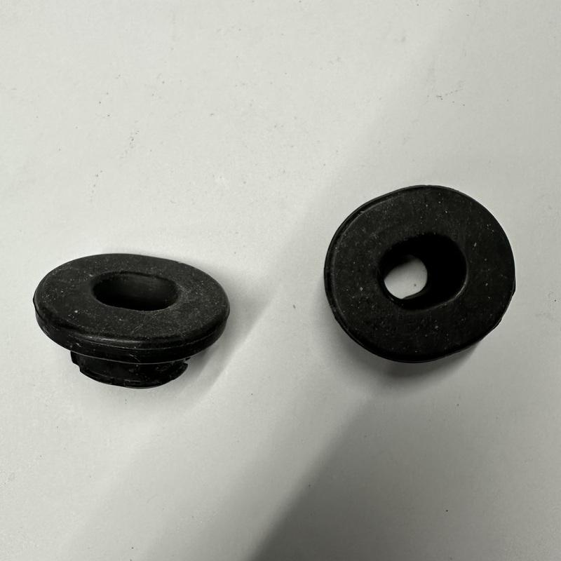 2Pcs 225336-F2000 Water Tank Radiator Lower Mount Mounting ulator Rubber Pad For Hyundai Elantra 25336F2000