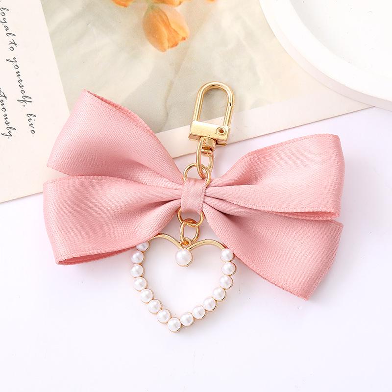 Creative Pearl Bow Pendant Keychain: Exquisite Gift Accessory for Bag or Phone Case