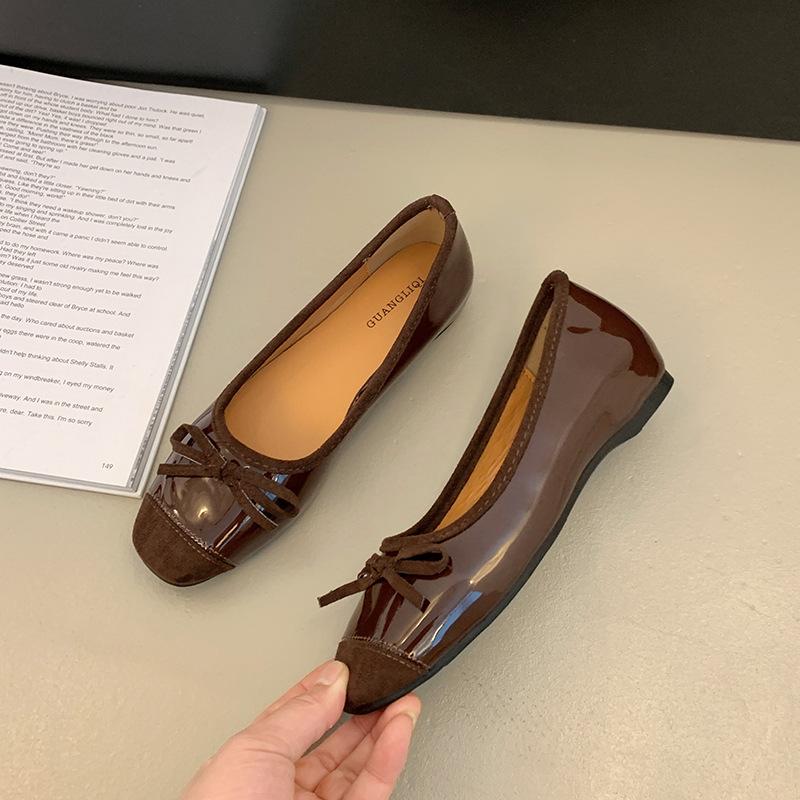 2025 Spring and Summer New Retro Bow Light Mouth Soft Face Women's Shoes Comfortable Soft Sole Ballet Shoes