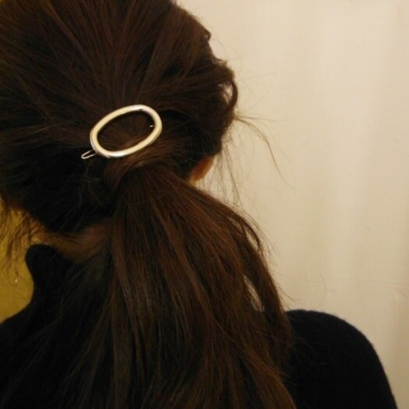 LOVE ME MONSTER Oval Ring Hair Pin