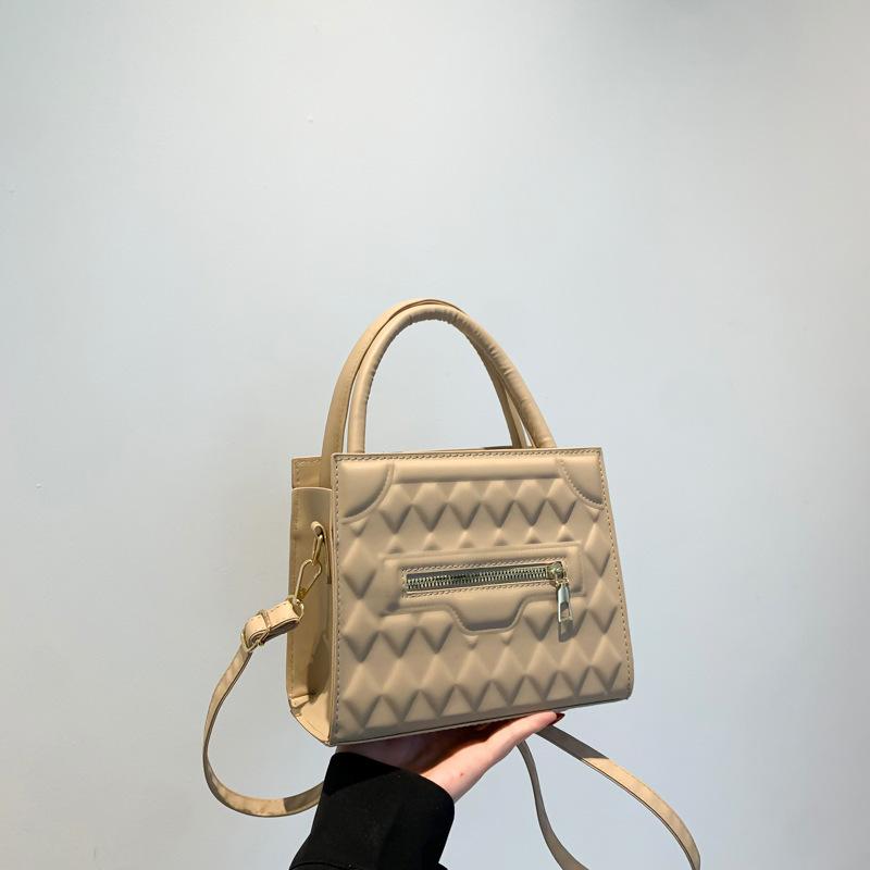 

Simple casual small square bag 2025 summer new fashion personalized Korean version foreign style shoulder bag niche messenger bag women хаки