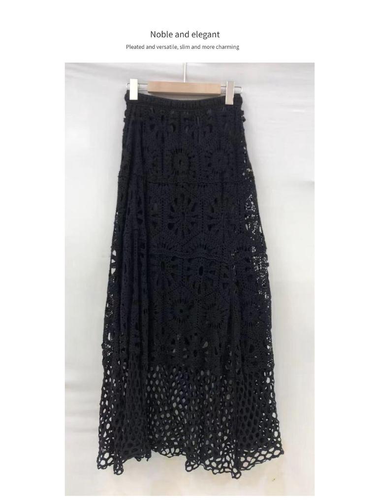 Hochtaillierter A-Linien-Midirock aus französischer Spitze mit Häkeldetail