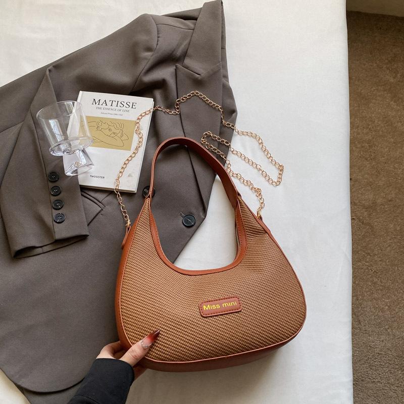 Fashion Trend One Shoulder Armpit Bag New Spring Niche Design Portable Messenger Bag Dumpling Bag Women