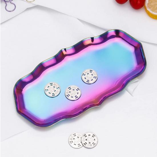 

Набор из 2 радужных подносов из нержавеющей стали 9 дюймов, кухонные подносы с неровным кружевным краем, декоративное блюдо для столешницы с изогнутым бортиком, хроматический туалетный столик для украшений