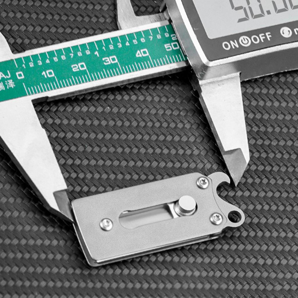 Praktyczny Multitool Kieszonkowy z Wysuwaną Obieraczką do Owoców i Otwieraczem do Butelek na Breloku Metalowe Akcesoria Kempingowe Outdoor