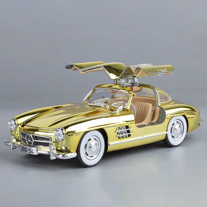 1:24 Scale SLS 300SL Sports Car Toy Model Sound Light Pull Back Doors Opened Miniature Vehicles Models Ornament Gifts for Kids