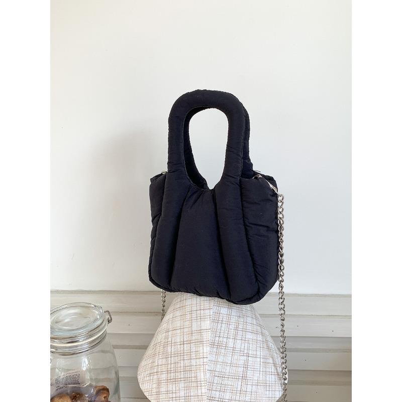 

New cloud bag women s crossbody versatile shoulder chain bag women s niche handbag cute чёрный