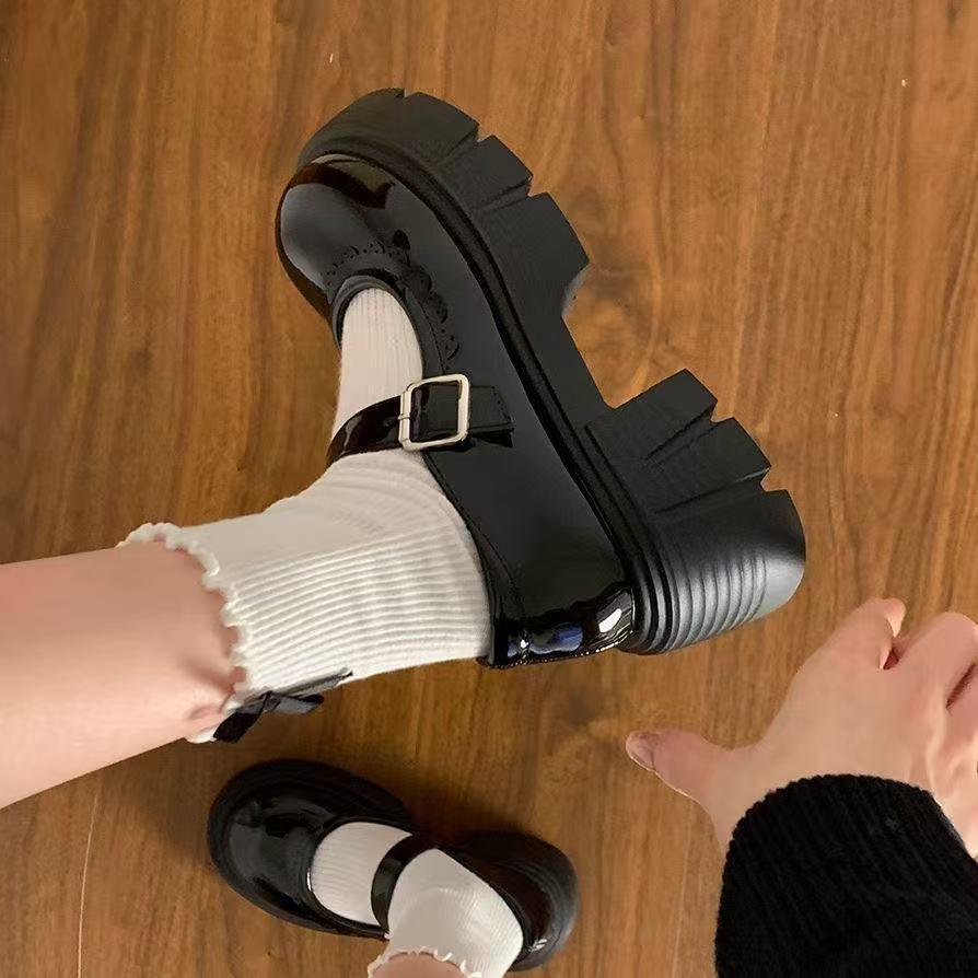 2025 Mary Jane-skor med hög klack i brittisk stil, läderskor med tjock sula – mångsidiga damskor för vår/höst