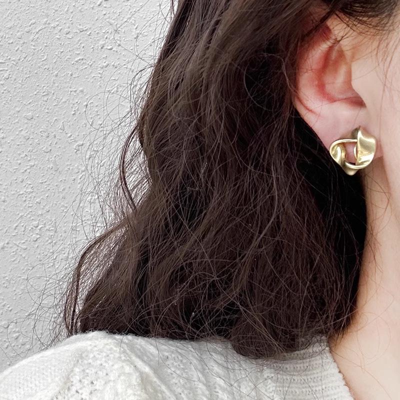 Koreanischer Stil Nicht-Piercing Ohrclip mit langem Quaste, Perlmutt Schmetterlings Design für Damen - High-End, Coole Mode.