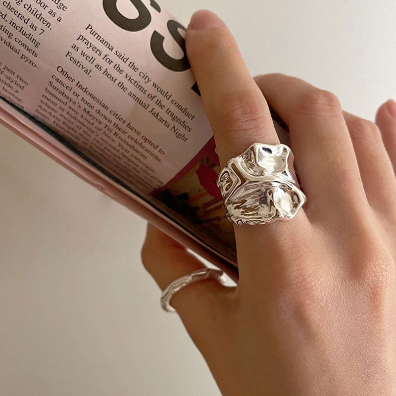 Retro French-Style Irregular Pleated Ring with Concave-Convex Texture for Women