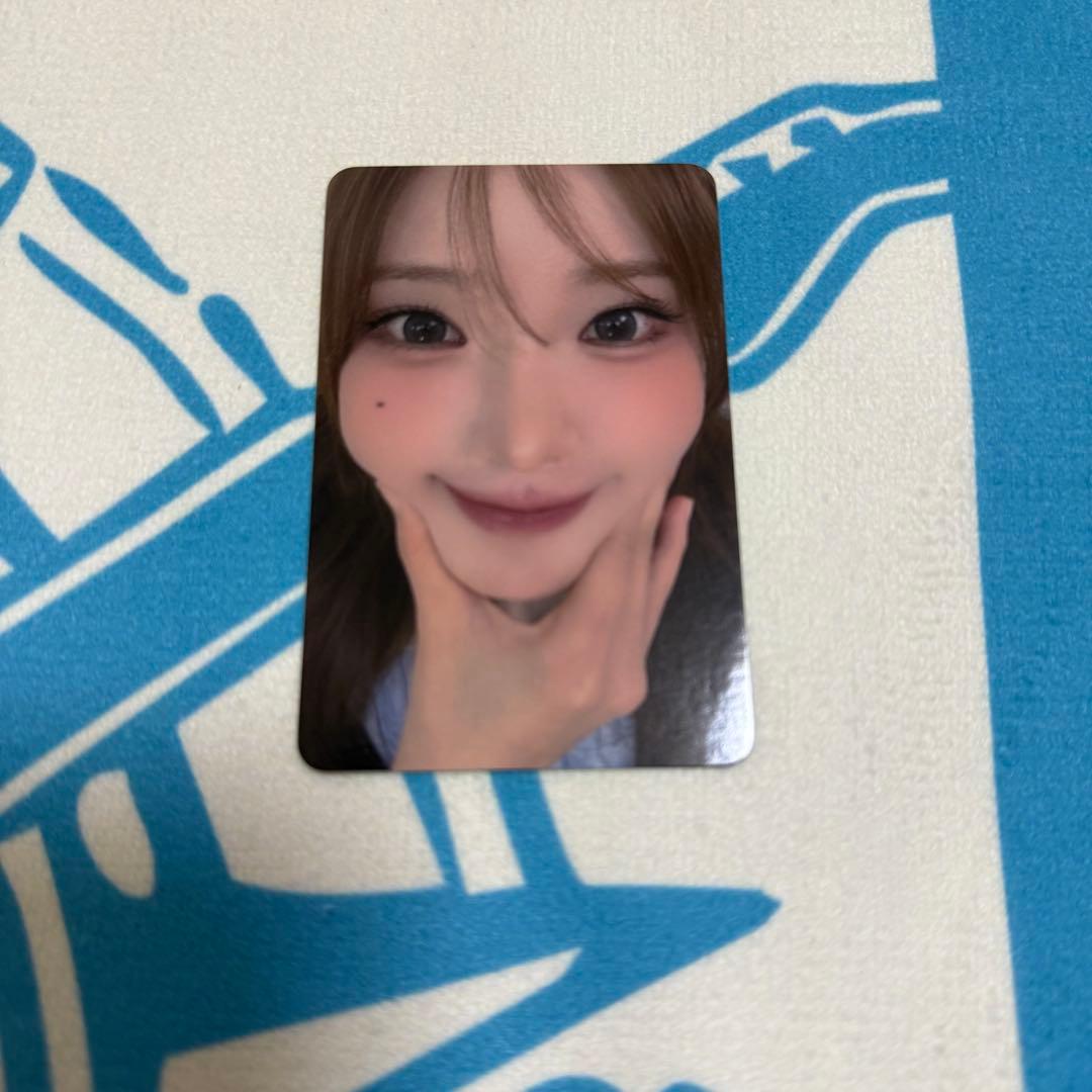 

[USED] QWER Trading Card Magenta