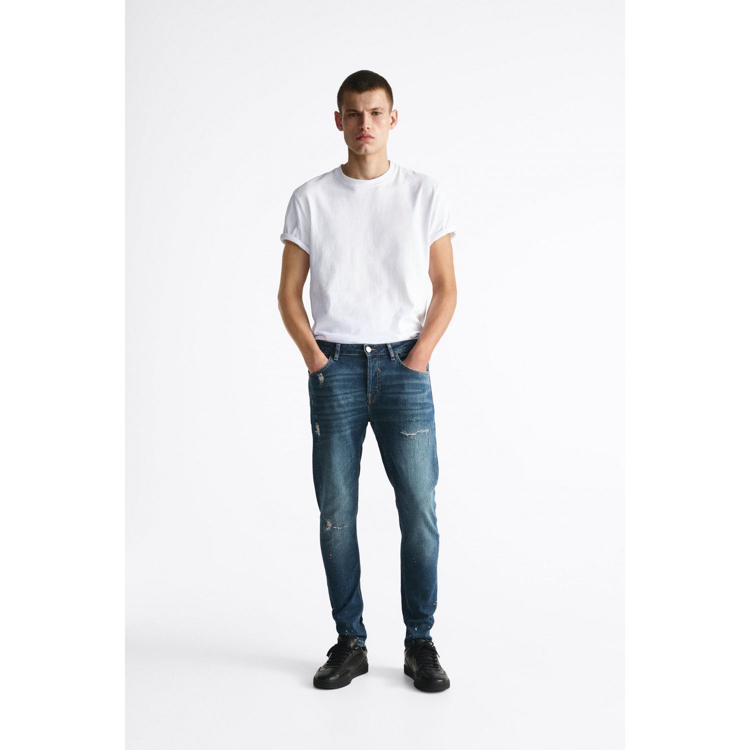 

SKINNY JEANS WITH PAINT SPLATTER