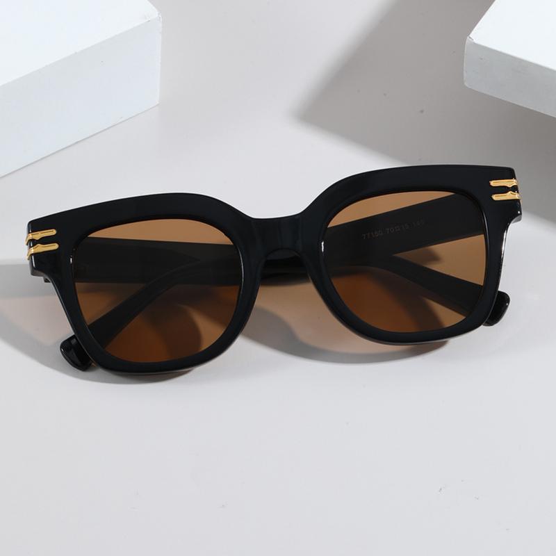 Classic Luxury Brand Designer Vintage Square Sunglasses Women For Men Sun Glasses Punk Rivet Sexy Ladies Popular Shades UV400