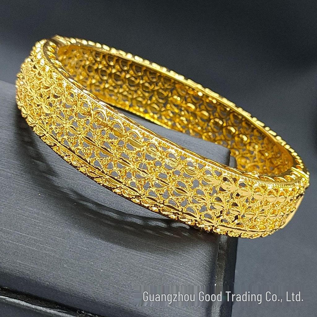 24k Gold Carved Buckle Bracelet: Fade-Resistant Women's Middle East Dubai Jewelry In Vietnamese Sand Gold