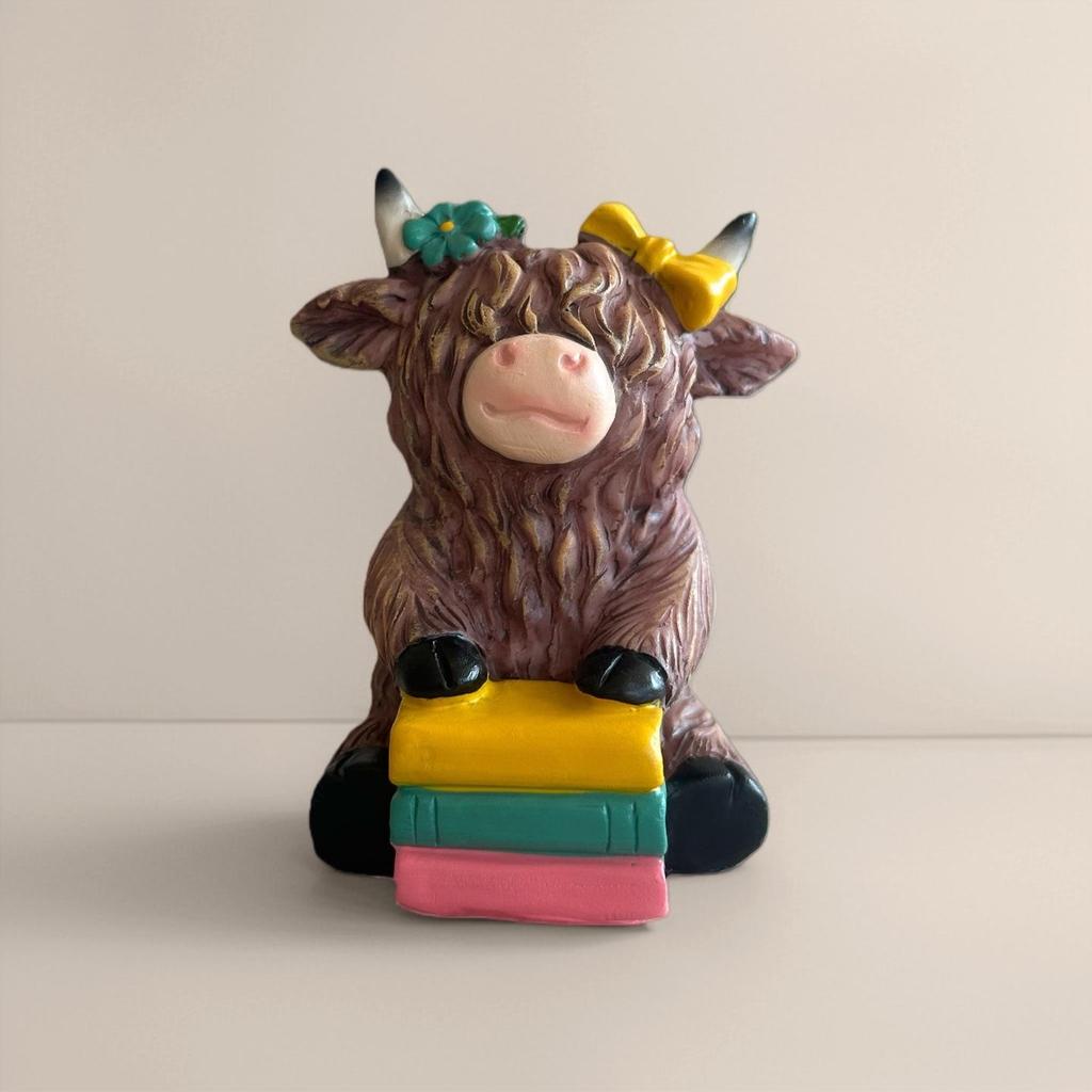 Creative Highland Cattle Resin Statue for Garden and Home Decor