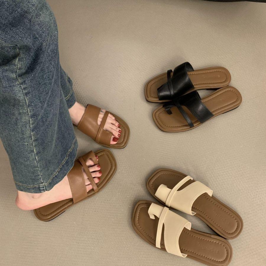 Korean version of retro flat-bottomed toe slippers women's outer wear 2025 summer new niche fashion commuter open-toed sandals