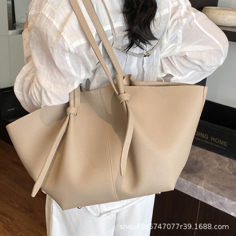 Korean Version of Temperament Commuting Large-capacity Tote Bag Women's 2025 Autumn Simple Casual Versatile Shoulder Portable Wing Bag