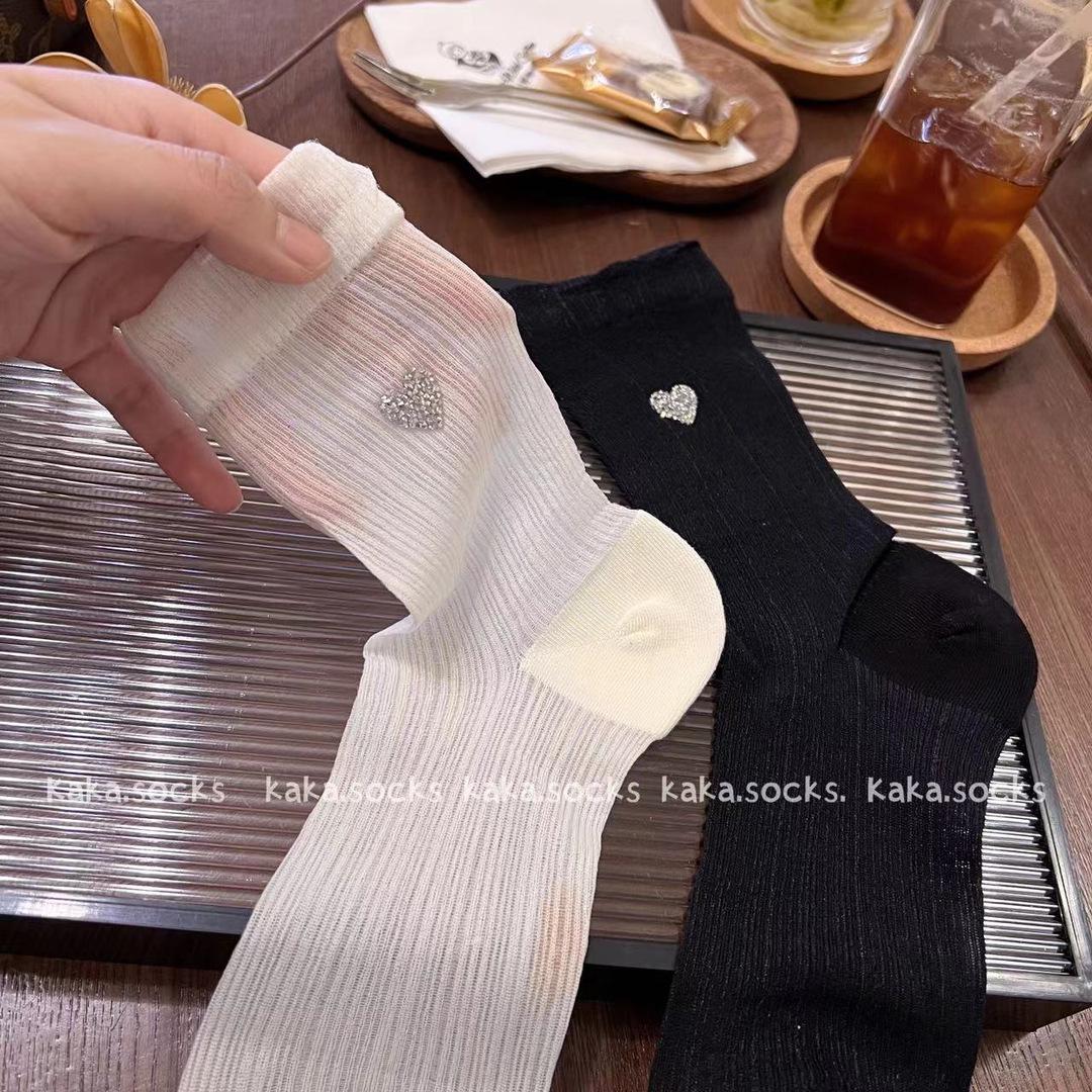 

Летние роскошные носки-слаучи из ледяного шелка с сердечками, черные и белые One Size грязно-белый