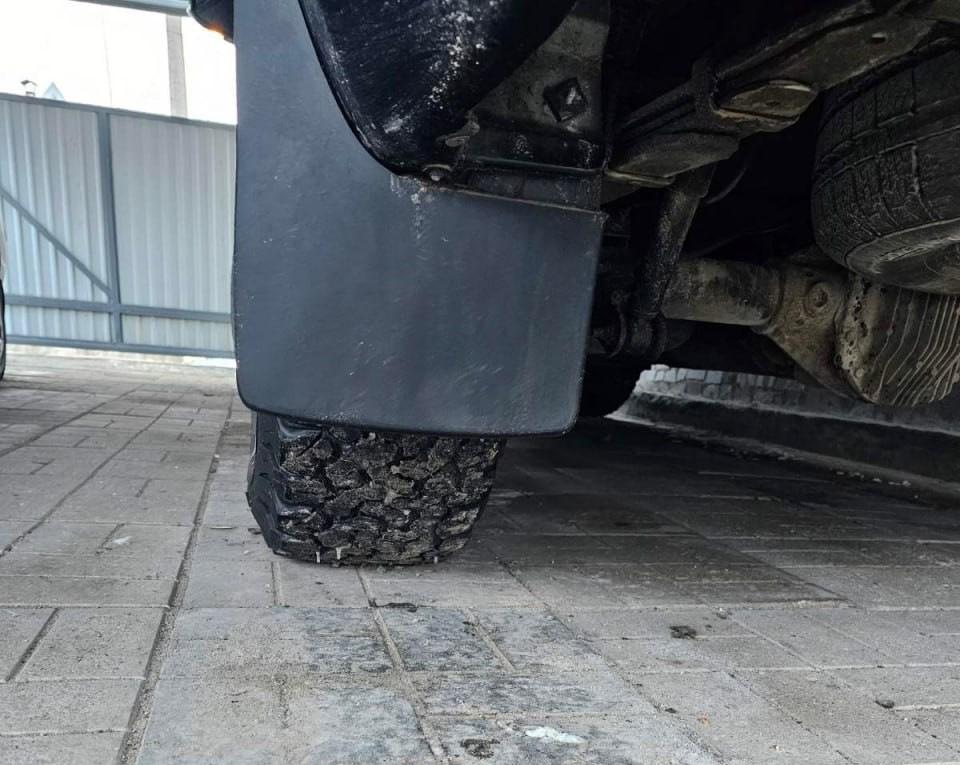 Hintere Kotflügel (2 Stk.) für Nissan Navara 2006-2015