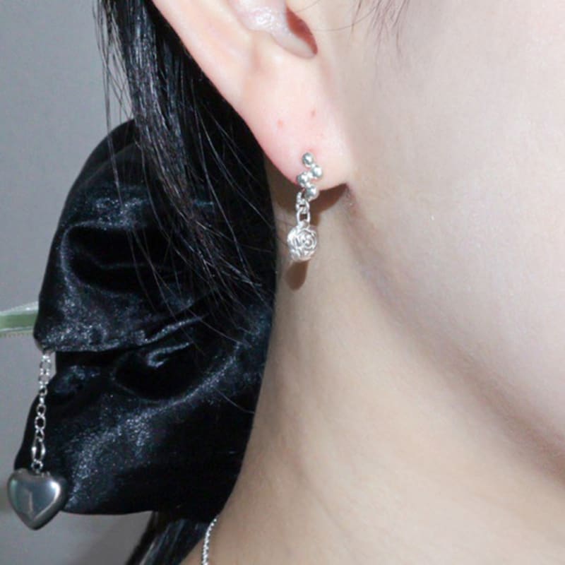 LOASI lovely rose. rose ball one touch earring