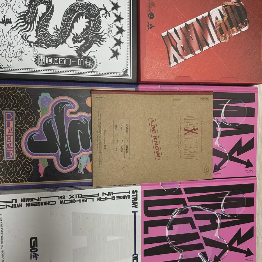 

Продажа альбомов Straykids