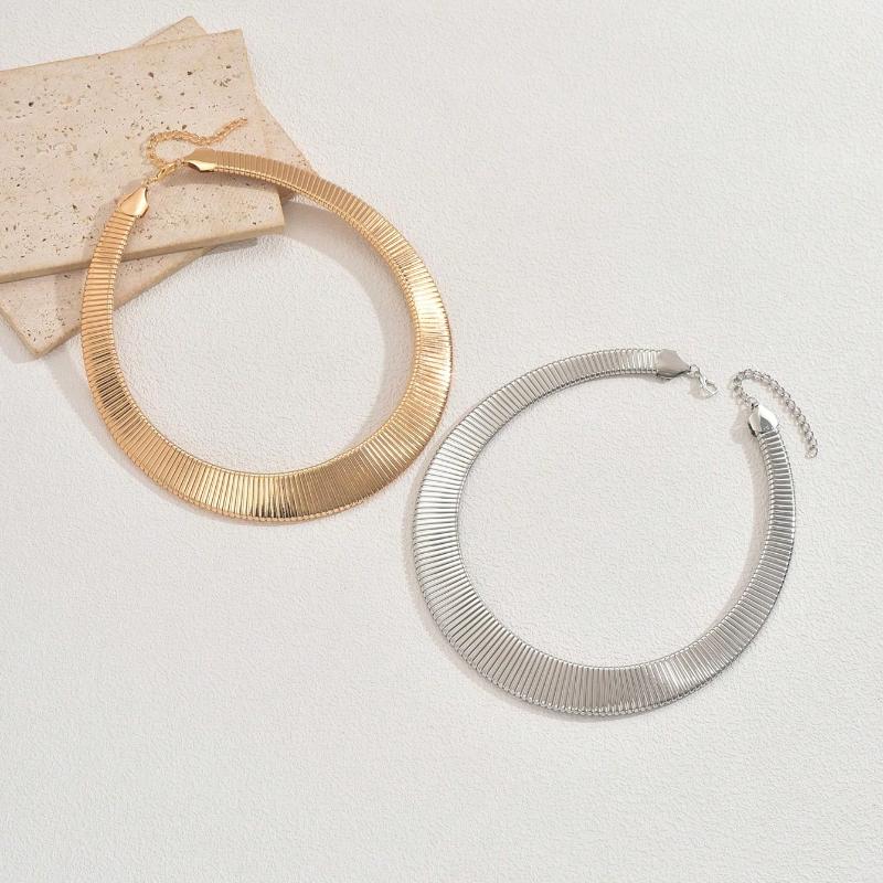 1pc Chunky Necklaces for Women Golden/Silvery Statement Necklace Collar Necklace Bib Necklace for Women Girls Punk Jewelry for Special Occasion