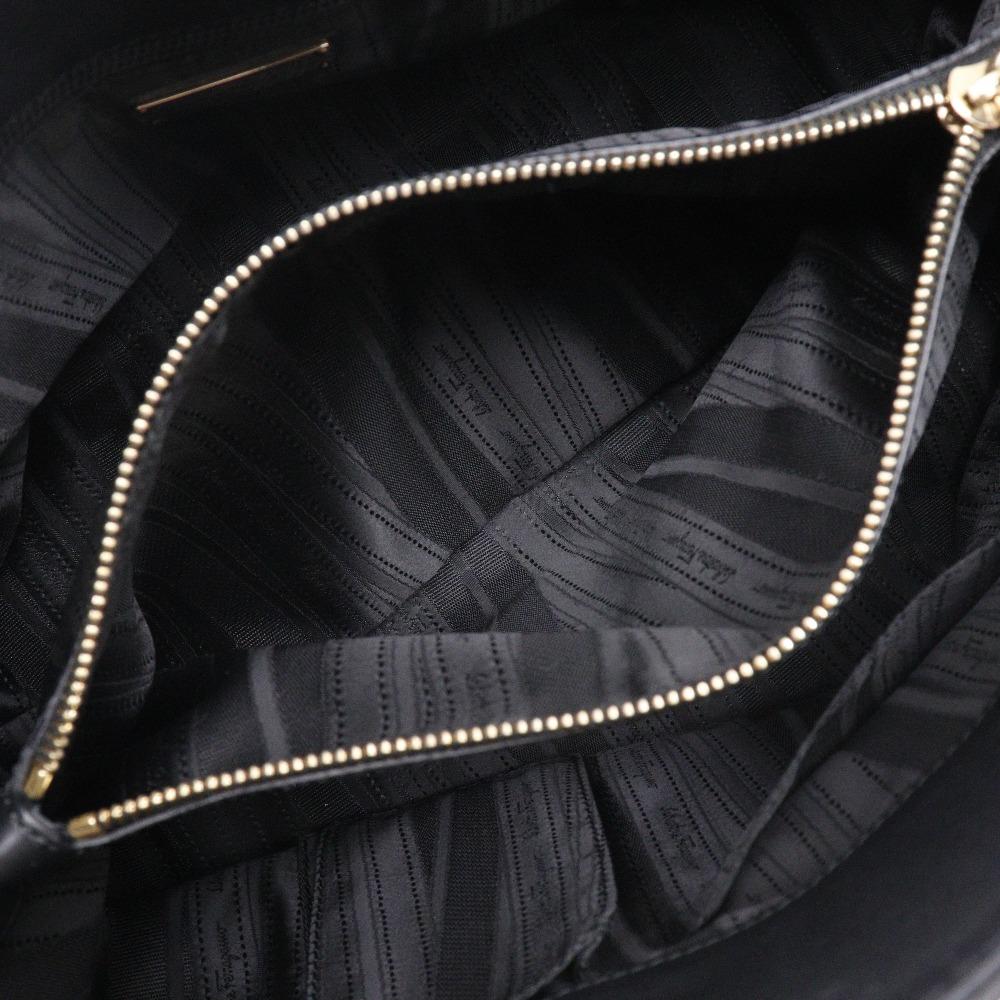 Salvatore Ferragamo Gancini Tote Bag AB-21C464 2WAYSkulderveske svart Kalveskinn Kvinner Brukt