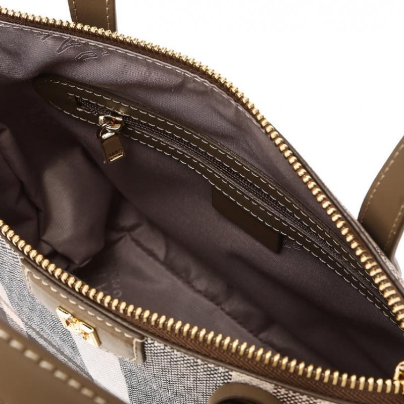 Daks Beige Check Leather Tote Bag Dcba6e711i2