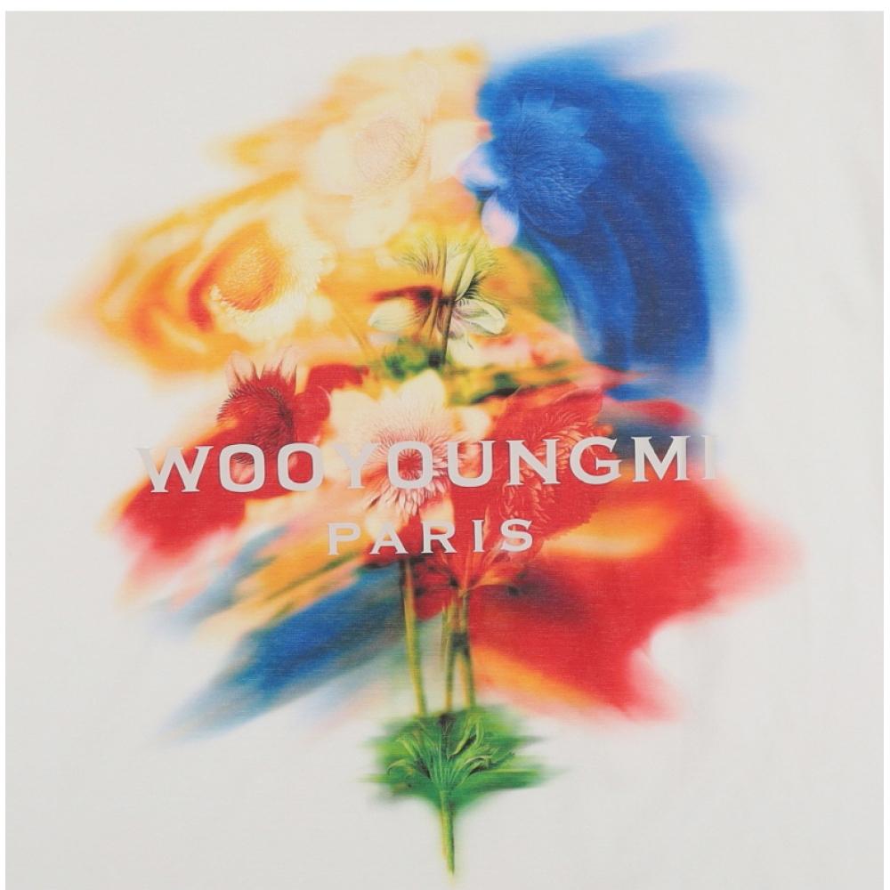 Woo Yeong Mi W243tS06 714w T-shirt Homme à Manches Courtes avec Logo Arrière Fleur Balancée