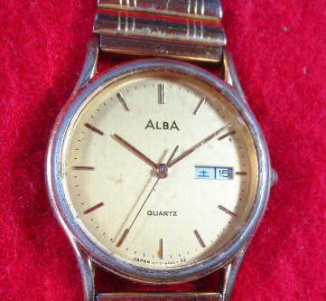 

[USED] SK38) Fully functional Seiko men s gold watch with date and day function