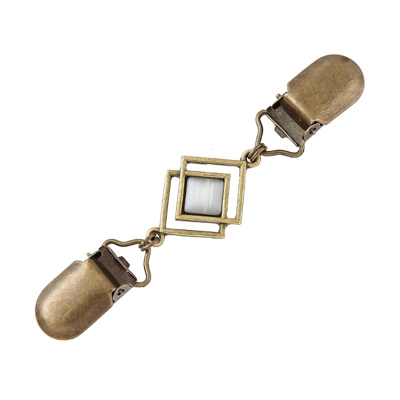 Stylish Cats Eye Gemstones Sweater Clip For Women Practical Shawl Holder And Skirt Waist Fixing Pin Trendy Layering Clip