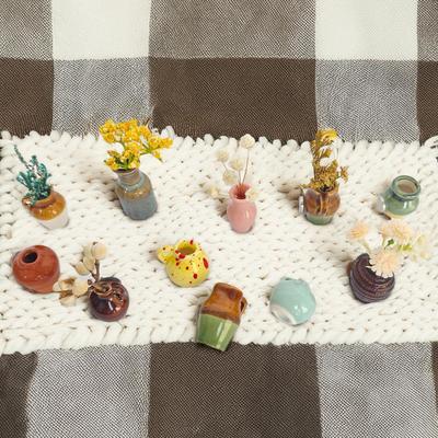 Mini Wazon Magnesowy Mały Wazon Magnesowy Mini Ceramiczny Wazon Zestaw Magnesów na Lodówkę do Dekoracji Domu Biura Miniatura 3D do Kuchni