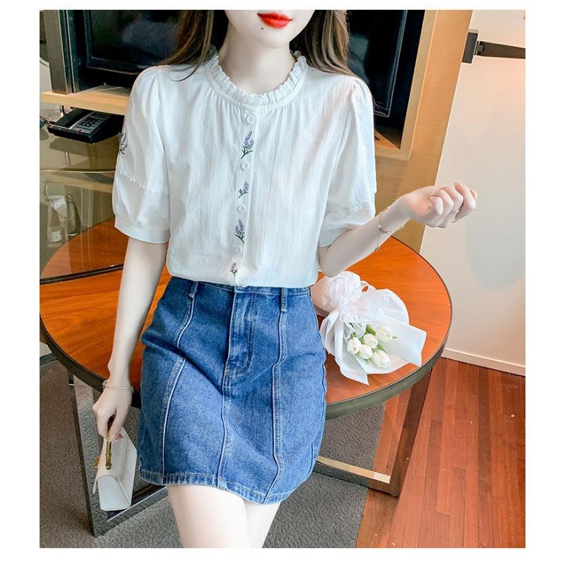 Summer New Women's Fashionable Age-reducing Embroidered Cotton Shirt Women's Fashionable Cotton Puff Sleeve Loose Top