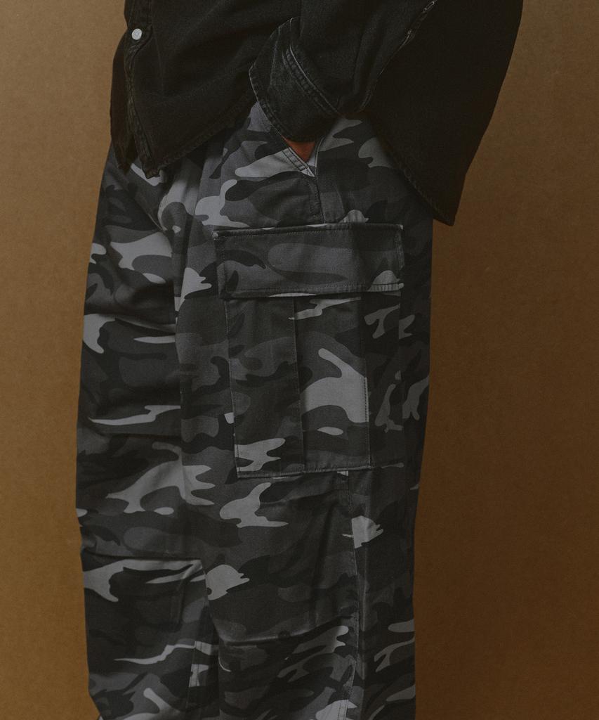 Musinsa Standard Camouflage Extra Wide Cargo Pants [Dark Grey/Camo]