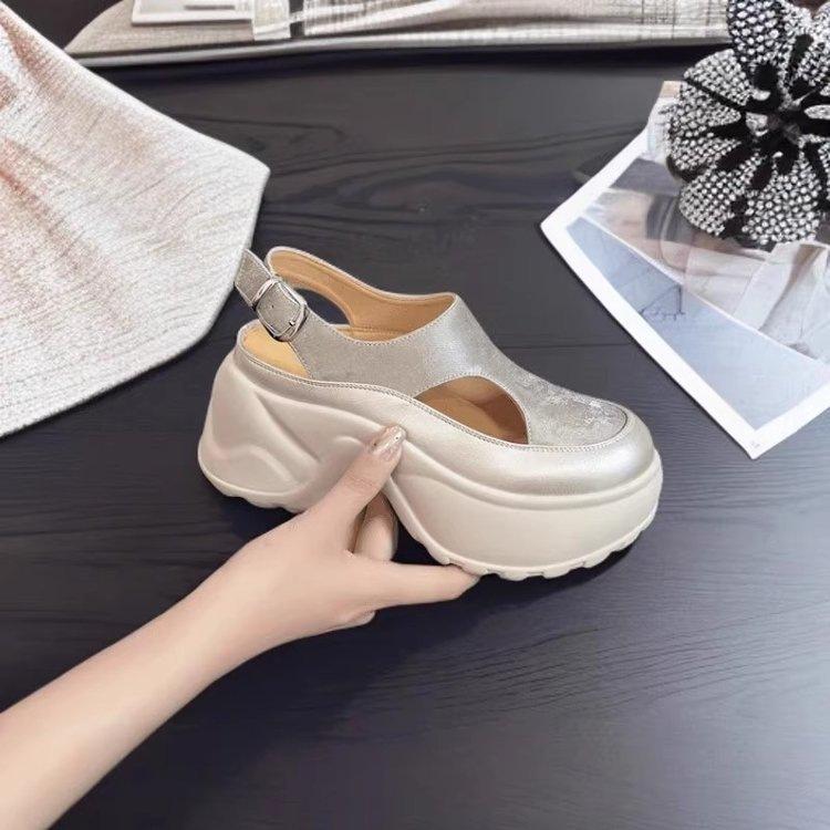 Small hollow bag head sandals women's outer wear 2025 summer new thick-soled muffin versatile casual fashion sandals