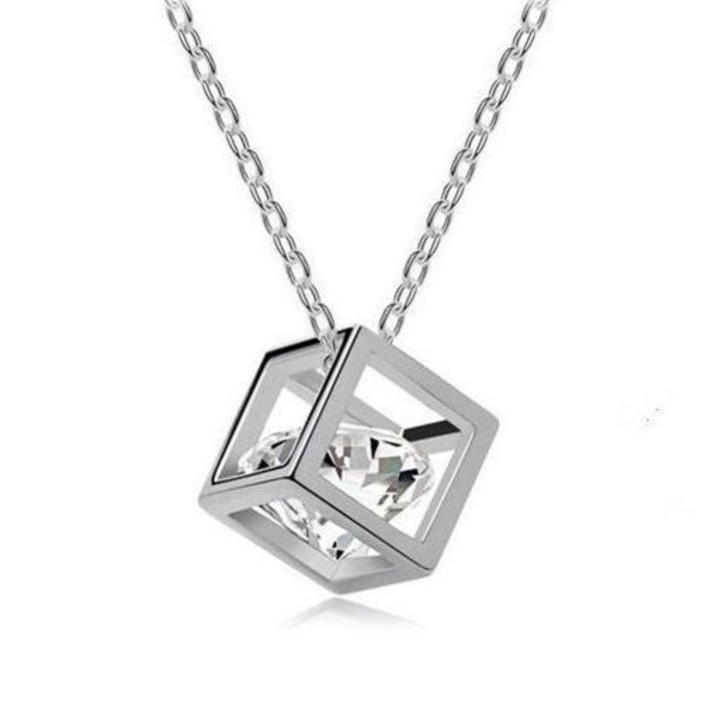 

Hollow Clavicle Chain Classic Zircon Crystal Necklace Square Pendant Necklace Fashion Jewelry серебряный