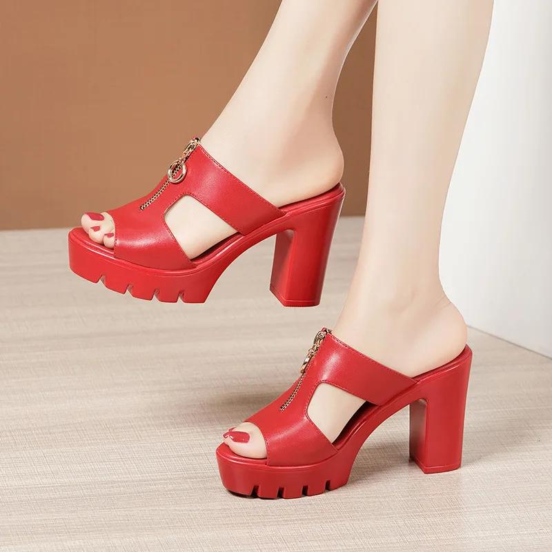 

10 см Маленький размер 32-43 Элегантные золотые свадебные туфли Мягкие кожаные шлепанцы 2025 Женские босоножки на блочном высоком каблуке Слипоны для офиса 32 красный