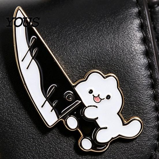 Denim Jacket Pin Novelty White Cat Holding Knife Enamel Brooch Pin, Cute Cartoon Hat Animal Lapel for Shirt, Clothing, Backpacks, Jackets, Accessory