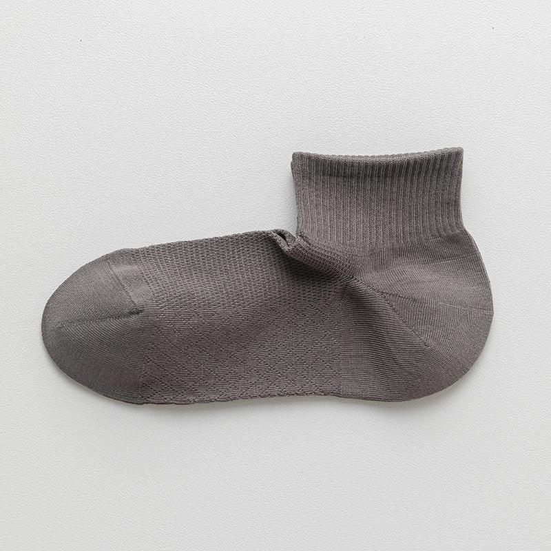 Men's Summer Thin Solid Color Sweat-absorbing and Odor-proof Short Socks Breathable Thin Mesh Business Short Socks for Men