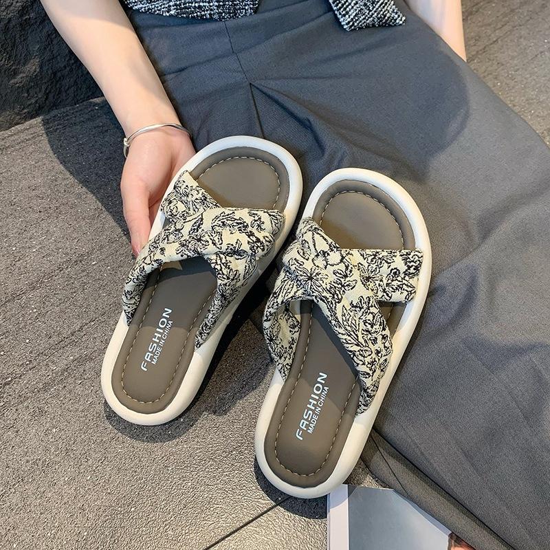 2025 new cross non-slip one-word beach sandals for women's high-end sense of national style thick-bottomed cool slippers for women's summer wear