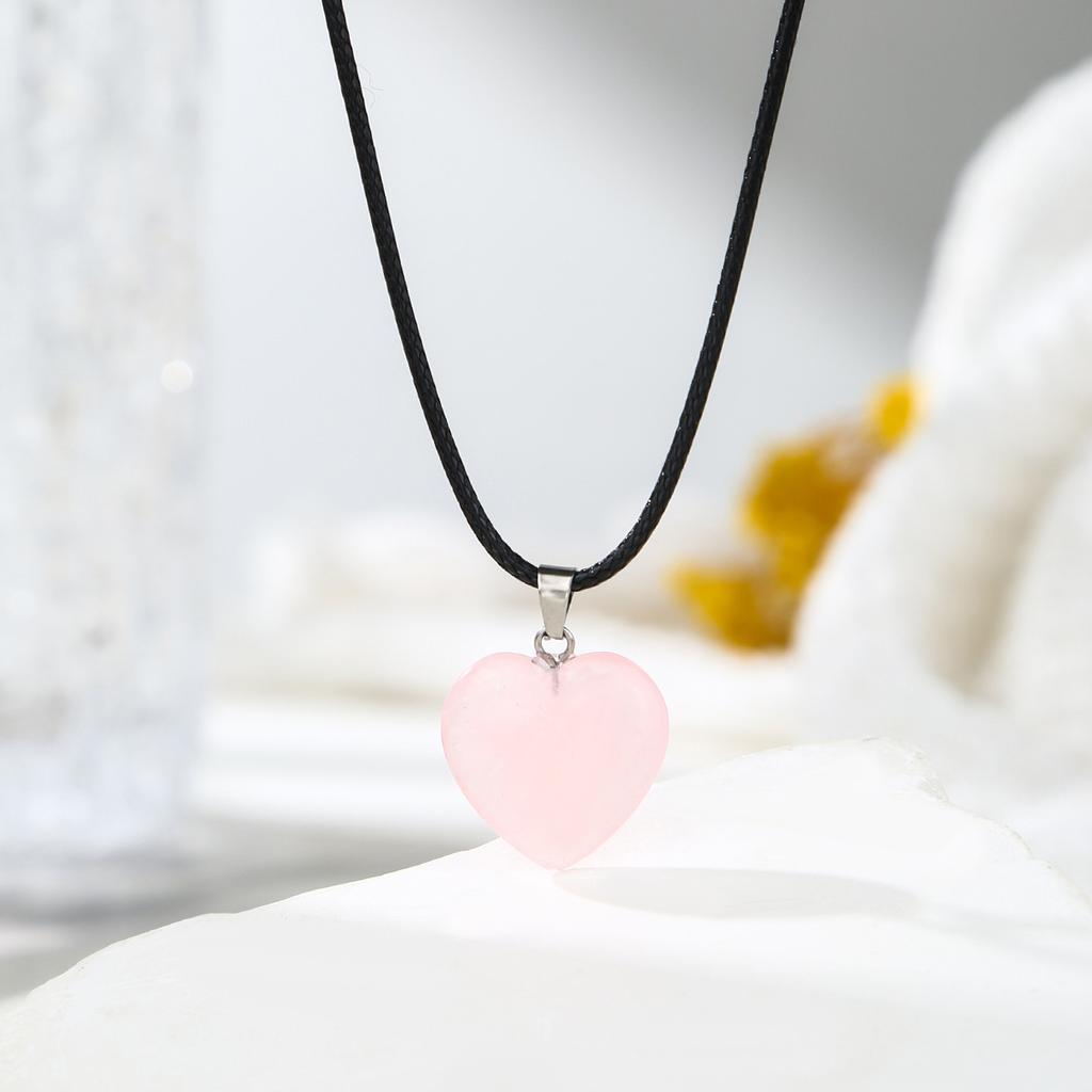 Natural crystal peach heart pendant, Dongling, tiger eye stone, three-dimensional heart-shaped pendant, accessories